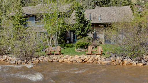 River Stone Resorts and Bear Paw Suites