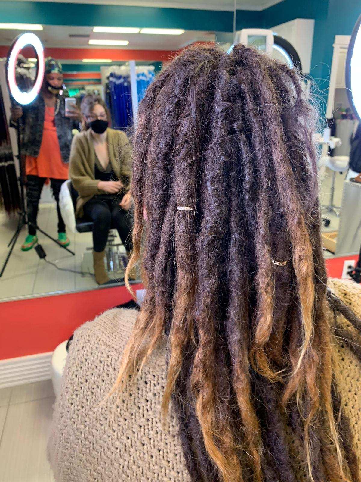 Tangle's & Locs Salon