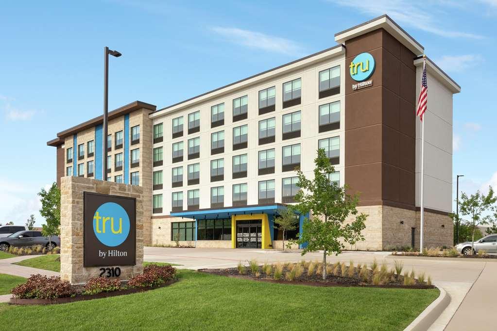 Tru by Hilton Frisco Dallas