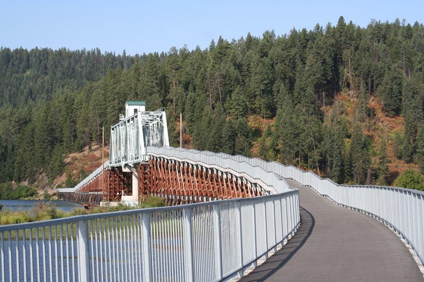 The Trail of the Coeur d'Alenes runs right across the lake.