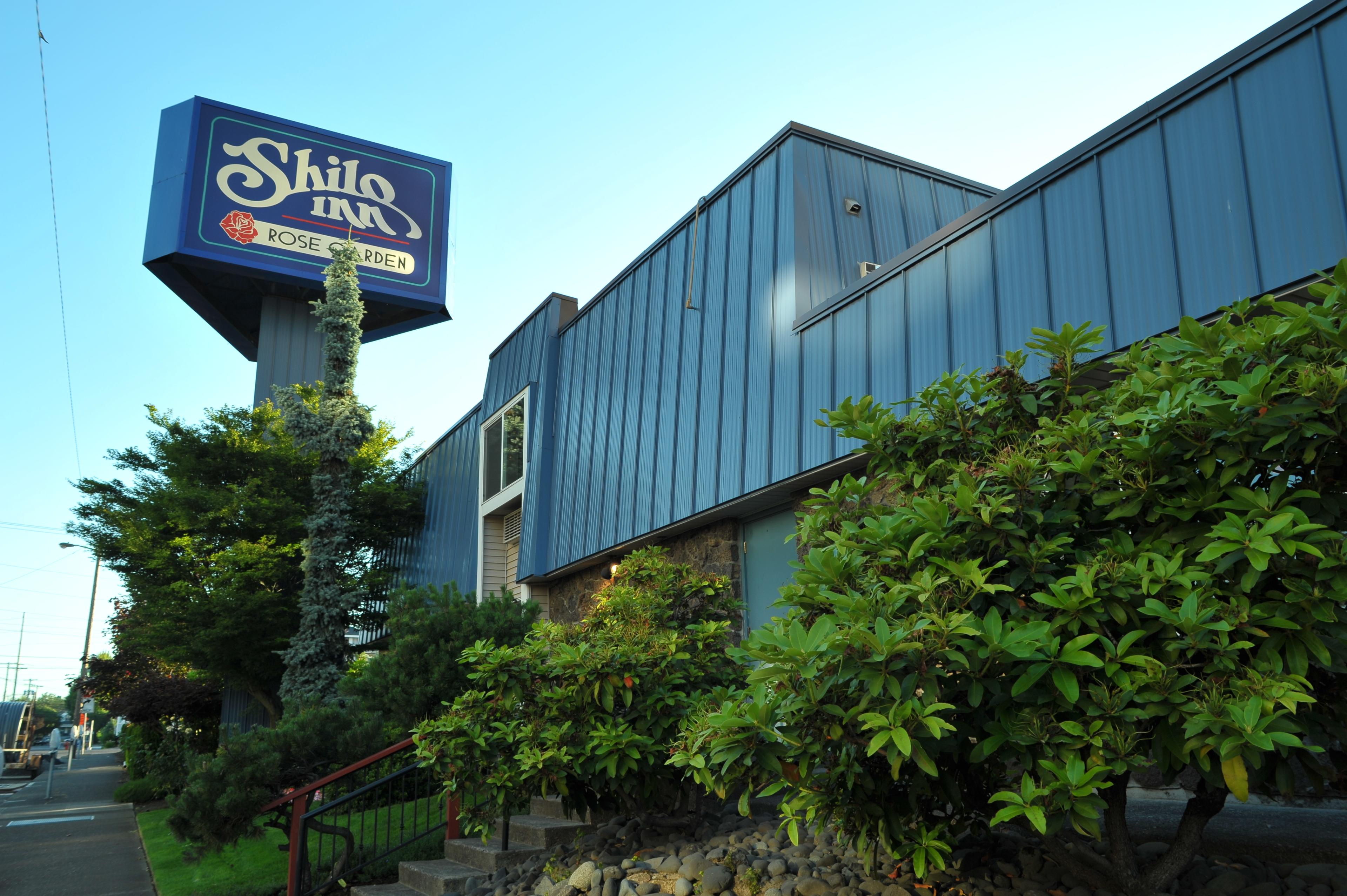 Shilo Inns Portland Rose Garden Hotel Exterior