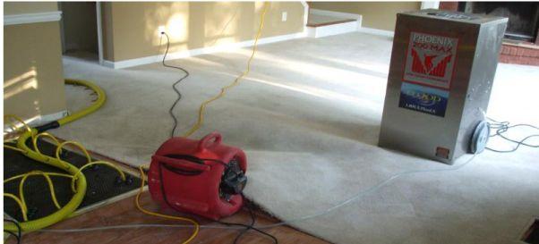 At Flood USA we utilize our state of the art technology and equipment which focuses on restoring your space. Water Damage can become a structural threat as well as a health threat to you and those around you so if managed quickly, you can minimize the problem, reduce restoration fees and prevent growth of mold and other contaminants.