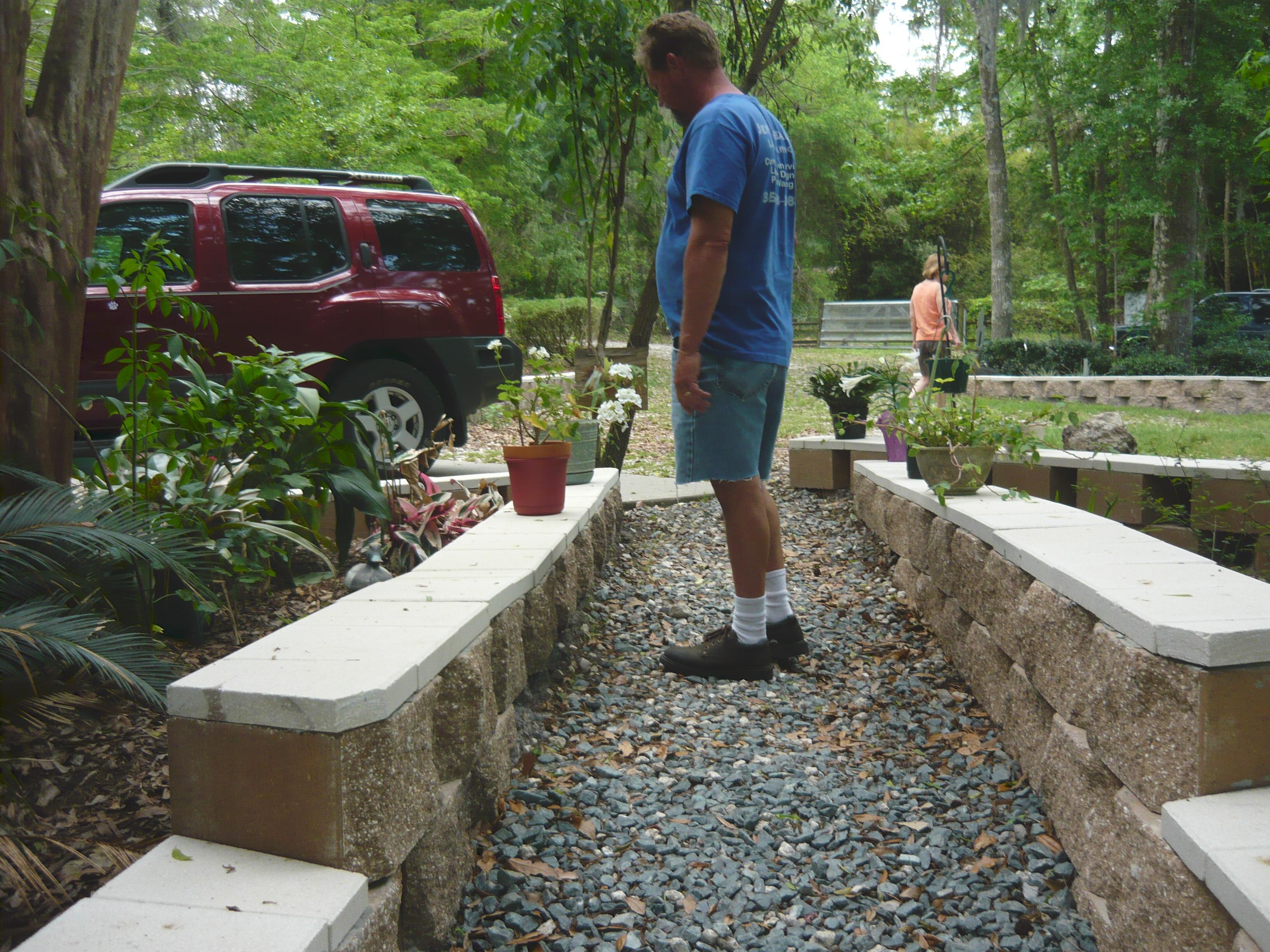 Jerry Seals Lawnscaping Inc