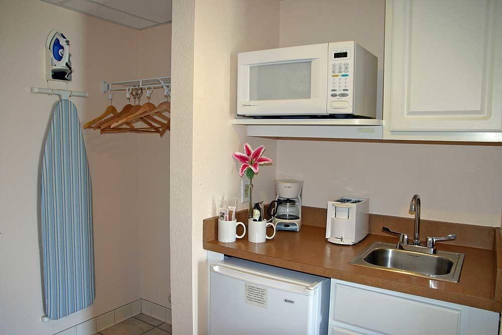 All Guest Rooms offering mini kitchenette