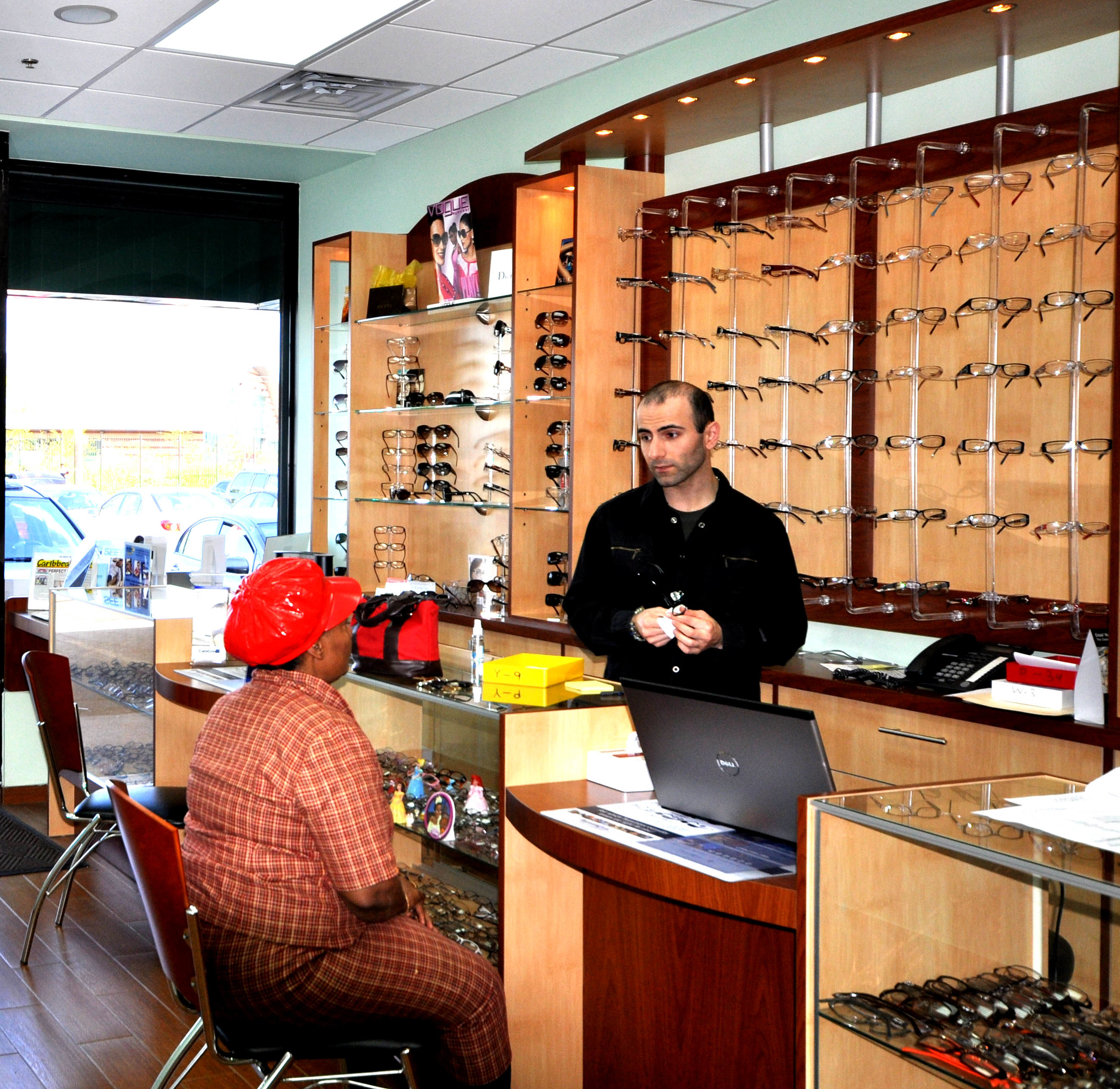 Eye glasses store