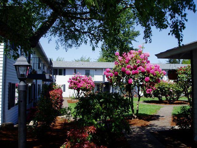 Wellington Square Apartments