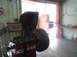 E & R Tires Inc