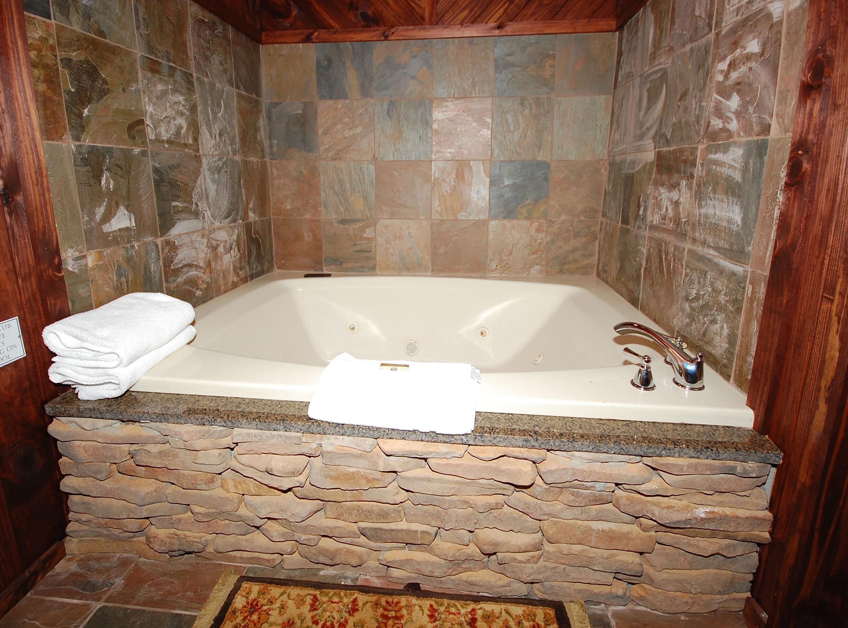 Each cabin has a jacuzzi tub.