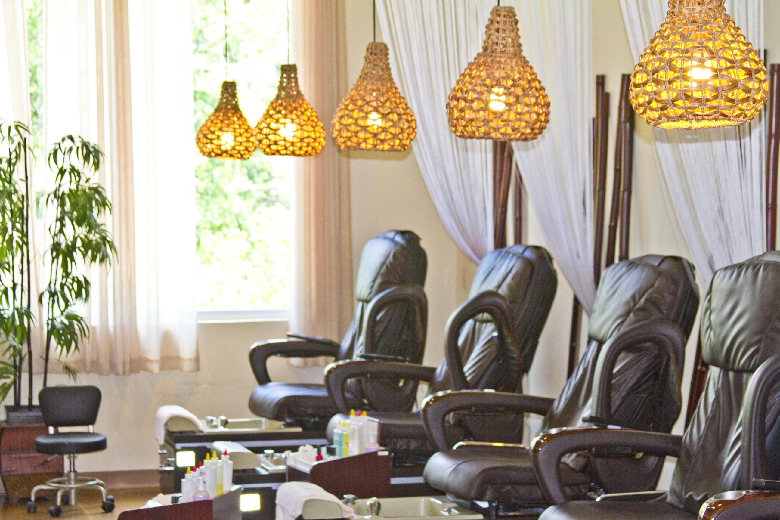 Nail Salons in Peoria IL - Zen Nail Lounge