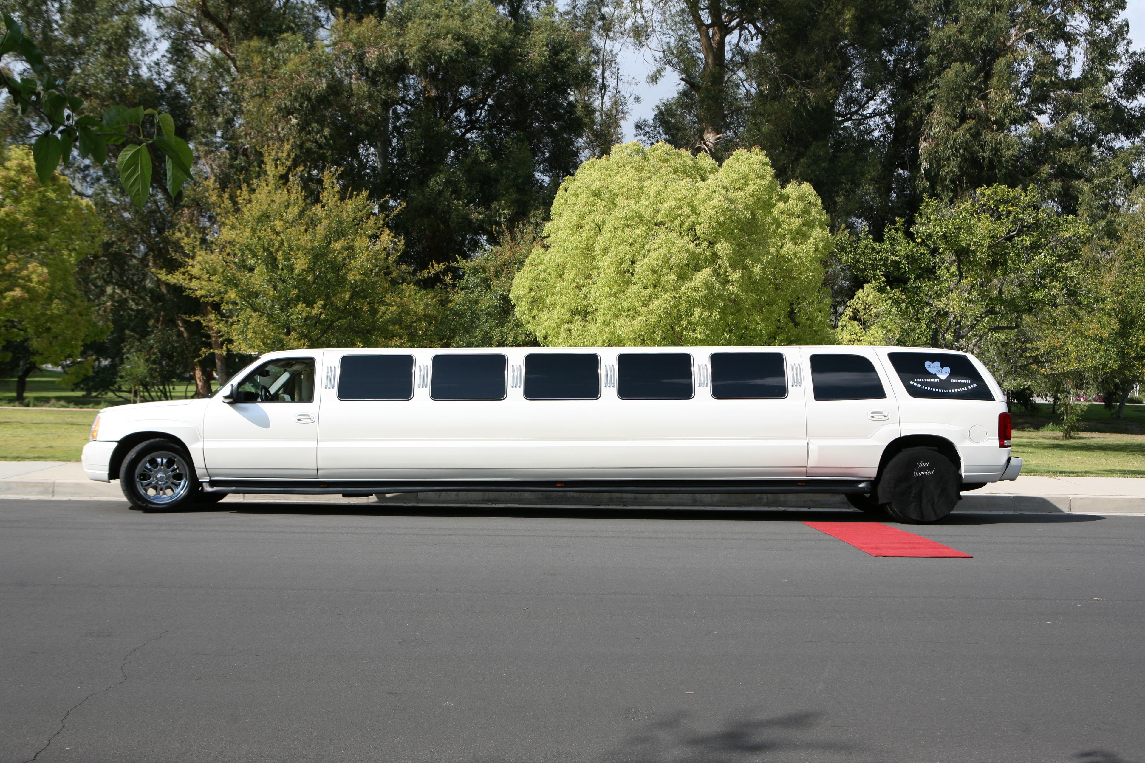 20 Passenger White Pearl Cadillac Escalade Limousine