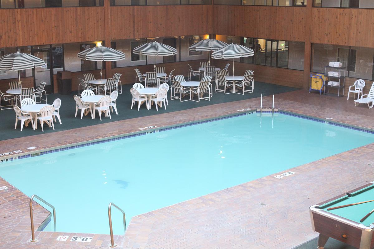 Pool Woodfield Inn & Suites Marshfield, WI