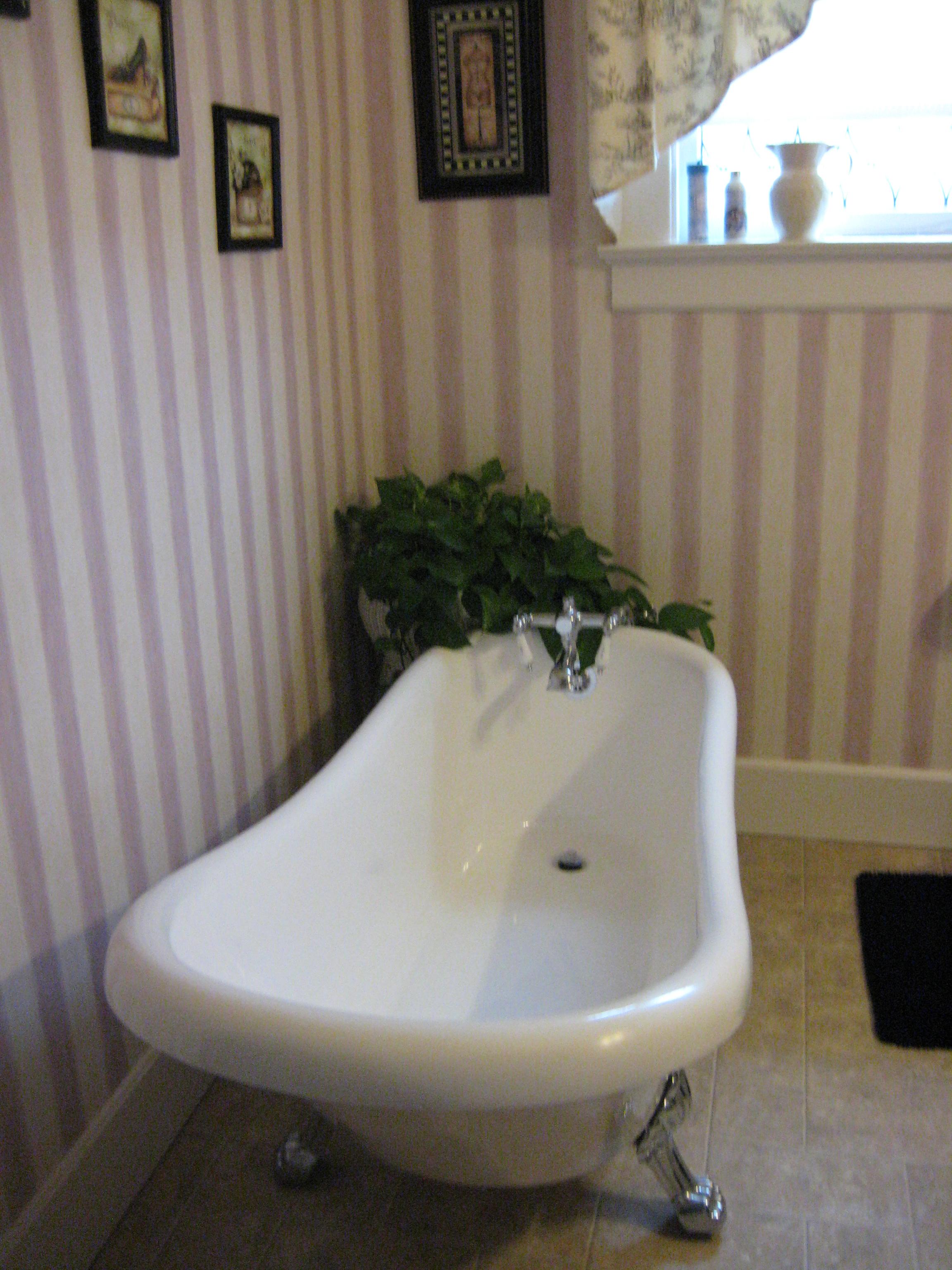 Strasburg Mini Suite Soaking Tub