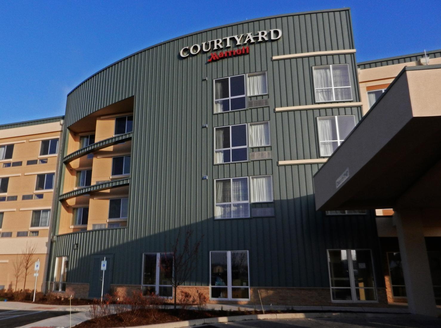 Courtyard by Marriott Milwaukee Airport