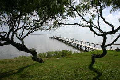 Birds of Paradise Inn's private and lighted fishing pier.