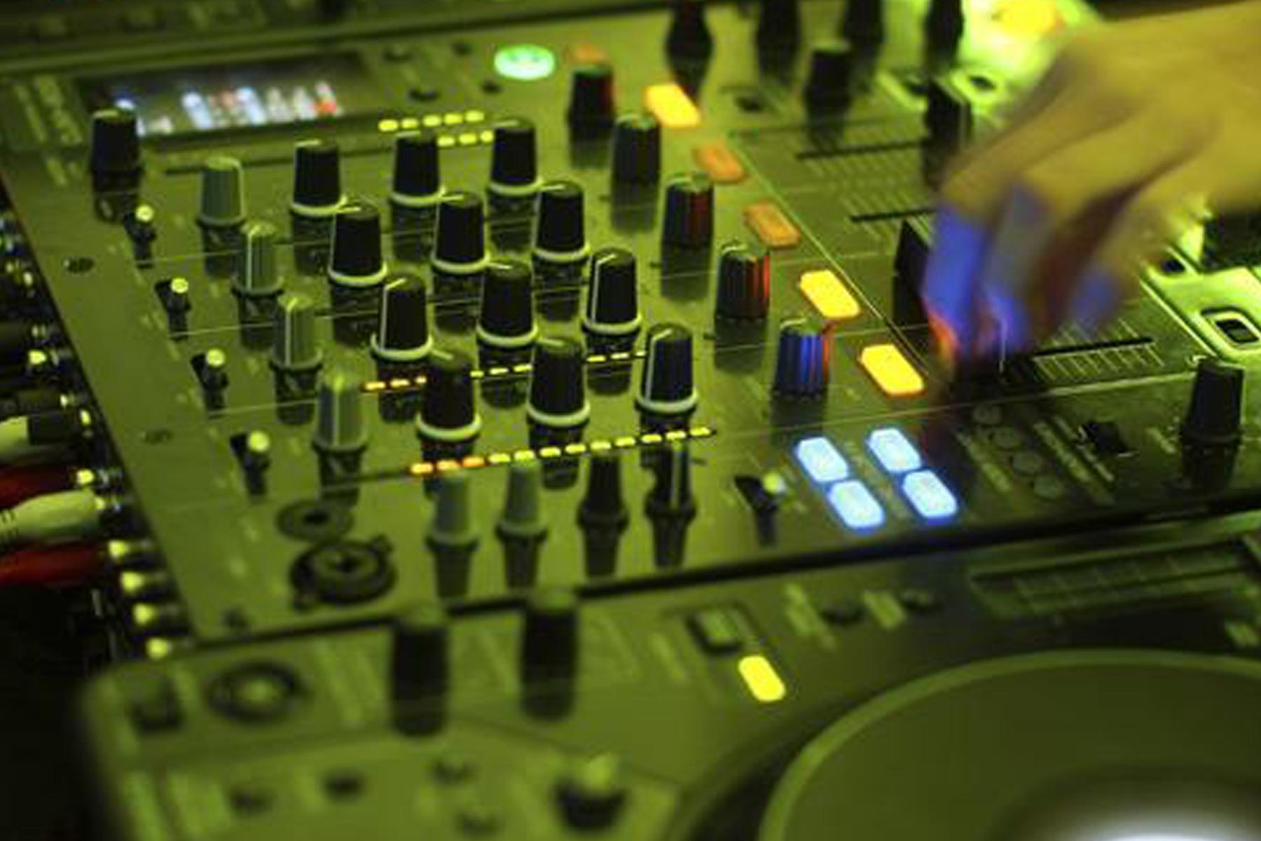 Los Angeles DJ Equipment Rental