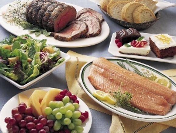 Enjoy an award winning Alaskan salmon & prime rib meal prepared freshly onboard the boat.