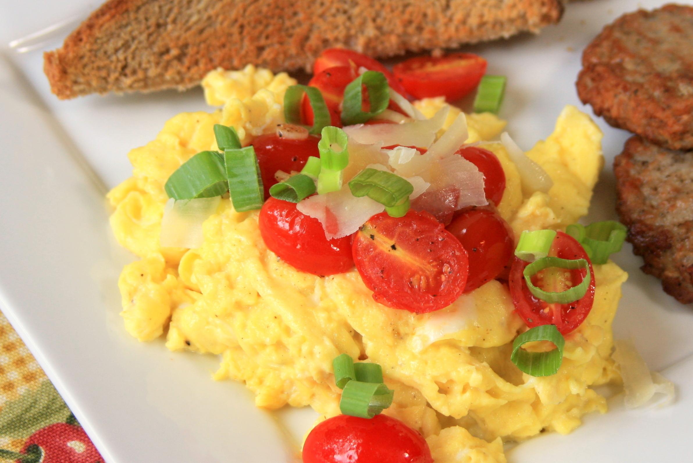 A full breakfast is served each morning on the sun porch.