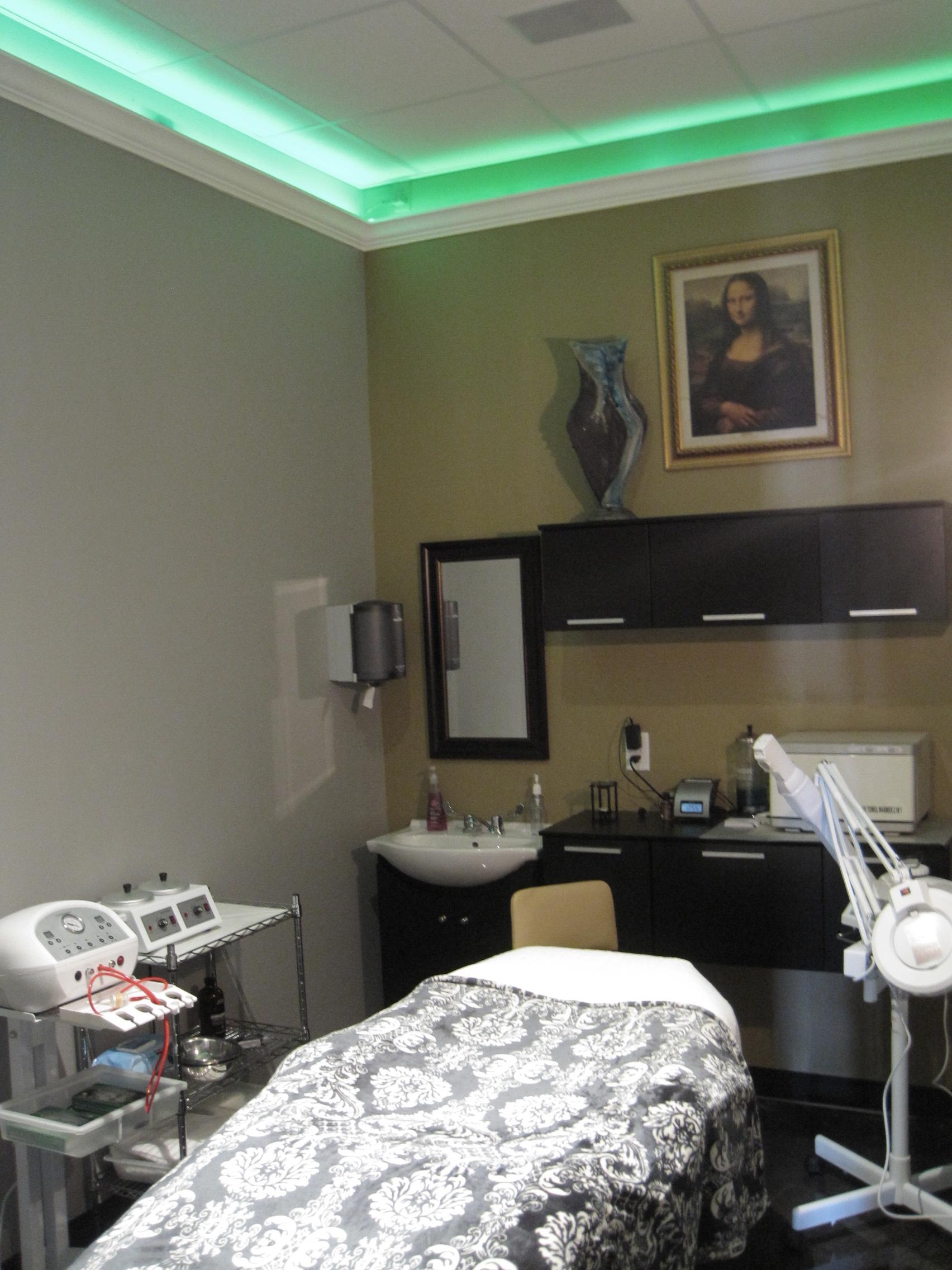 ESTETICIAN ROOM