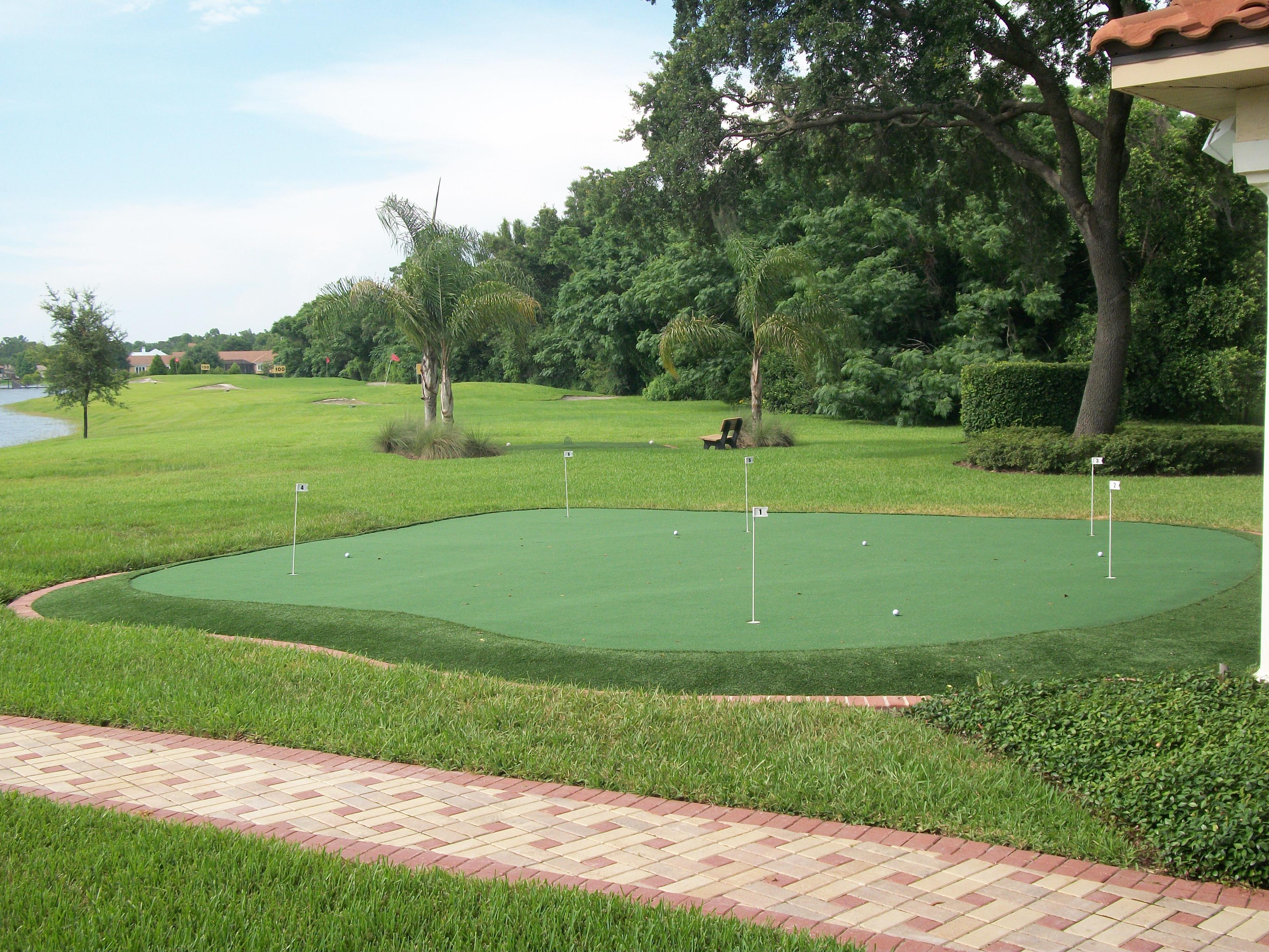 Customized putting greens