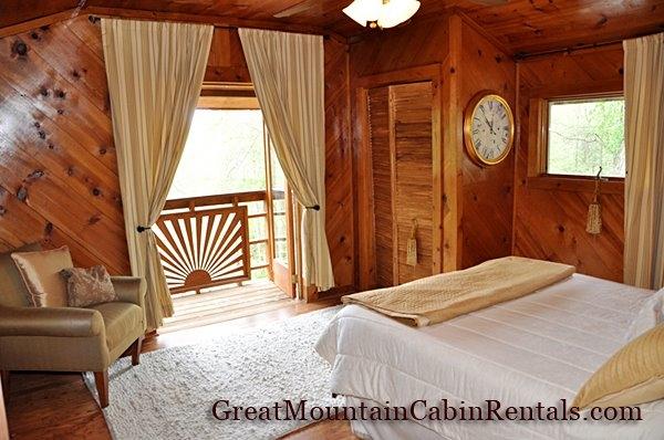 My Cozy Cabin 2 br/1 ba - $100 night - Blairsville Georgia Cabin Rental