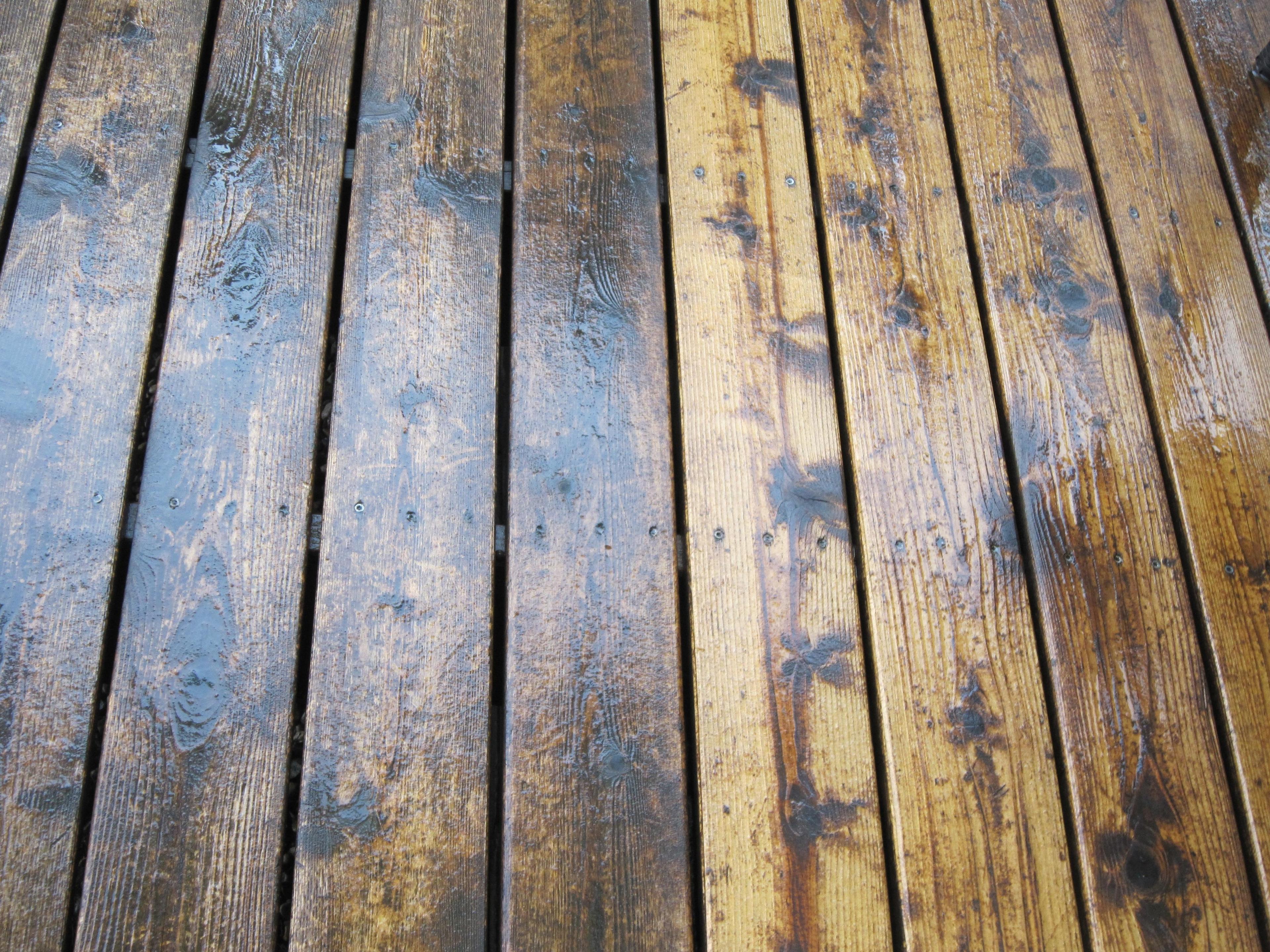 Deck & Wood Cleaning