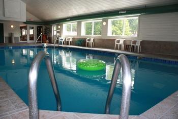 Parkwood Lodge - Door County Pool