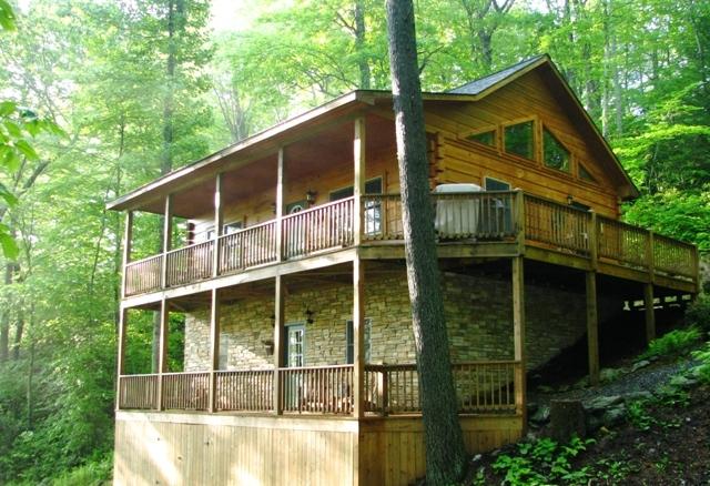 Arbor Den Log Cabin outside view