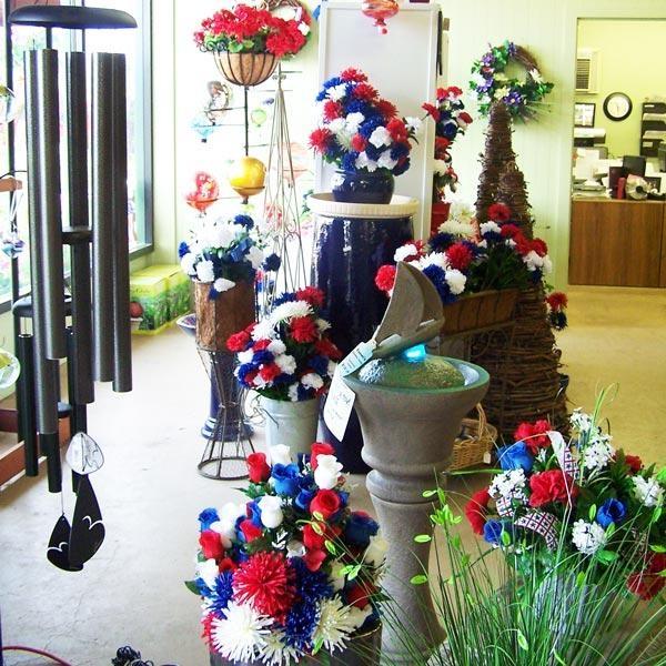 Feasel's Home & Garden Center - Holiday Flower Arrangements