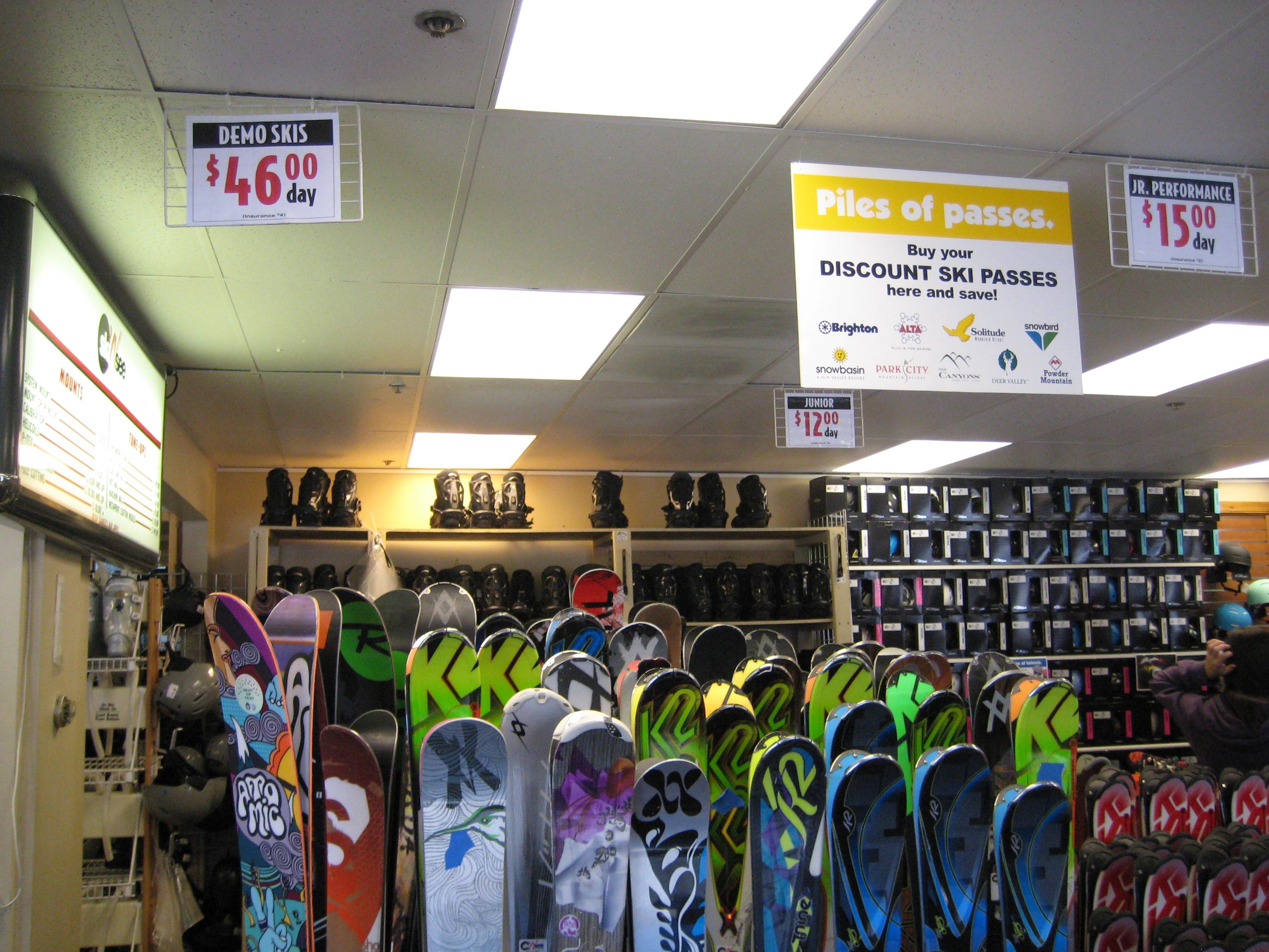 Large selection of demo skis