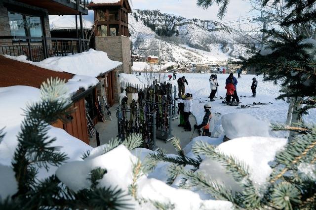 The Crestwood ski access