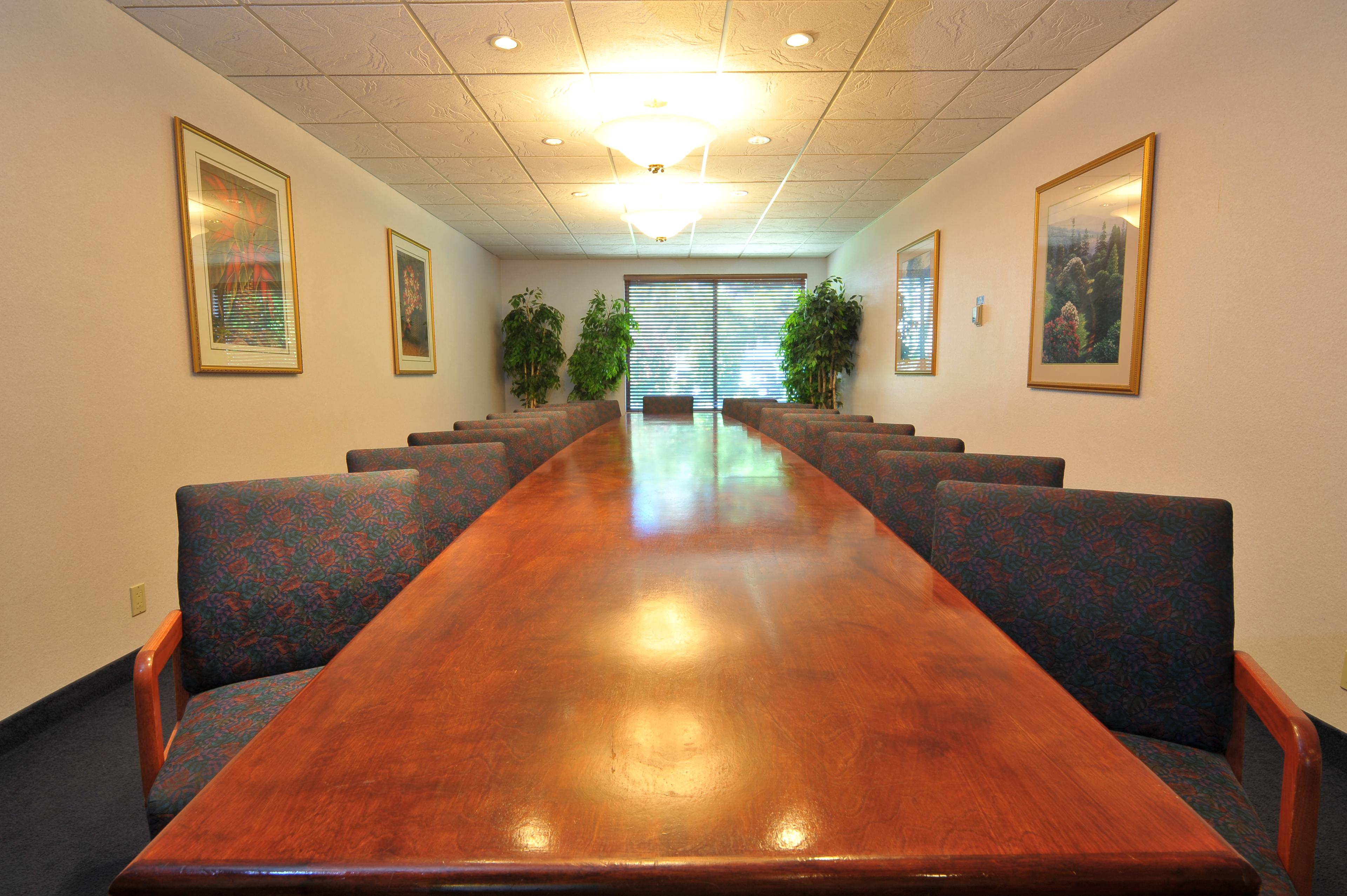 Shilo Inns Portland Airport Board Room