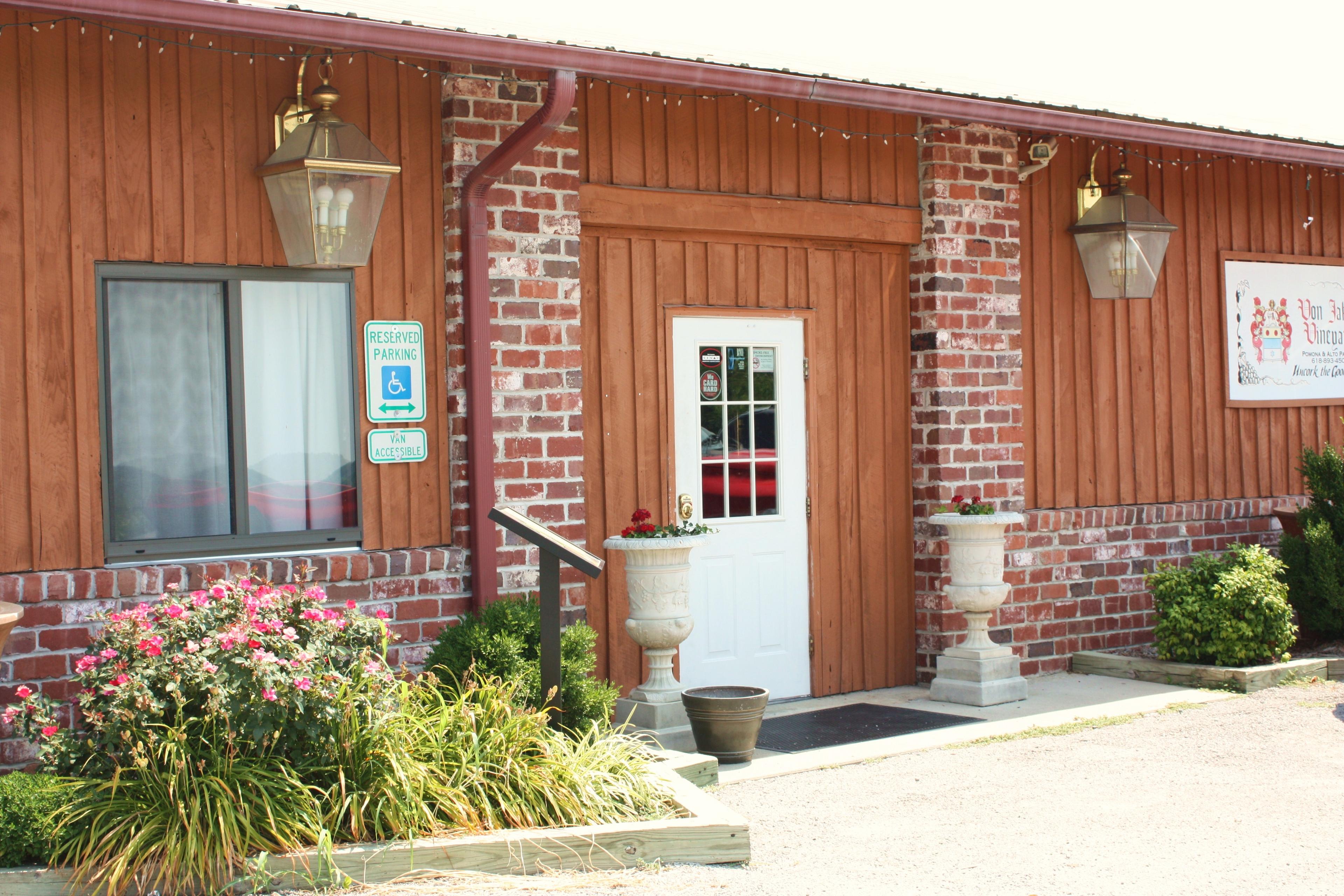 Entrance to Von Jakob Winery & Brewery