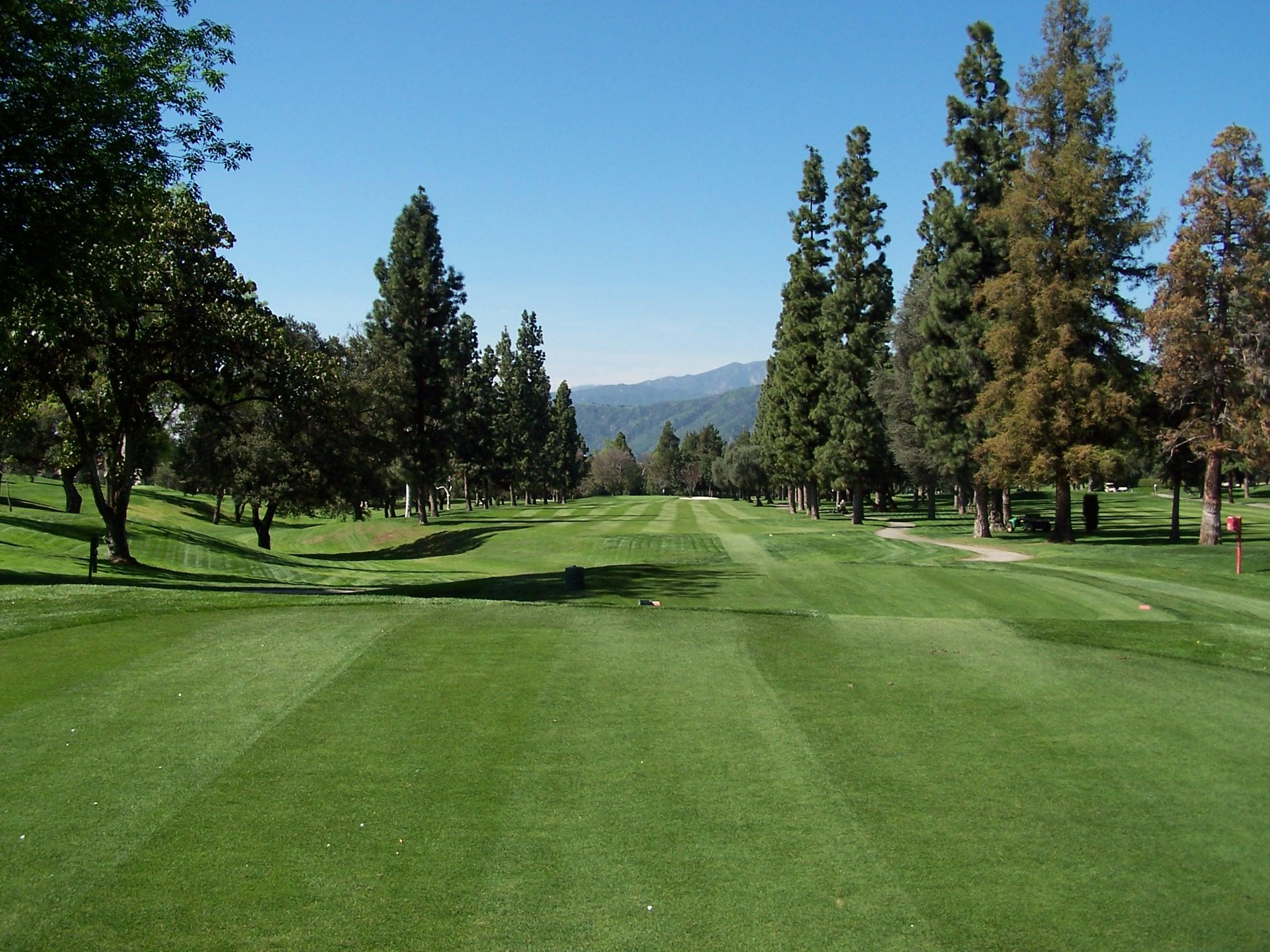 Hole #14 - 412 yard Par 4, Mount Wilson in the background