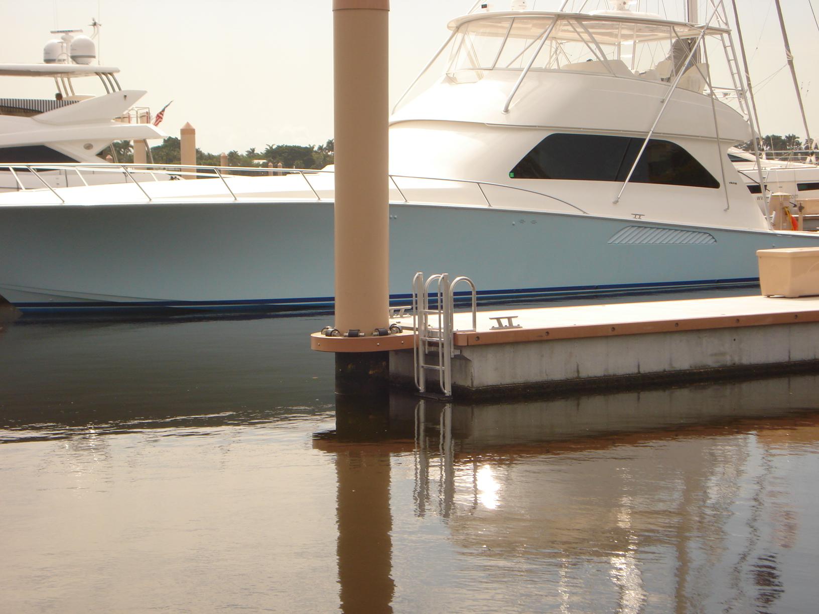 FloatStep dock ladders in West Palm Beach, FL marina