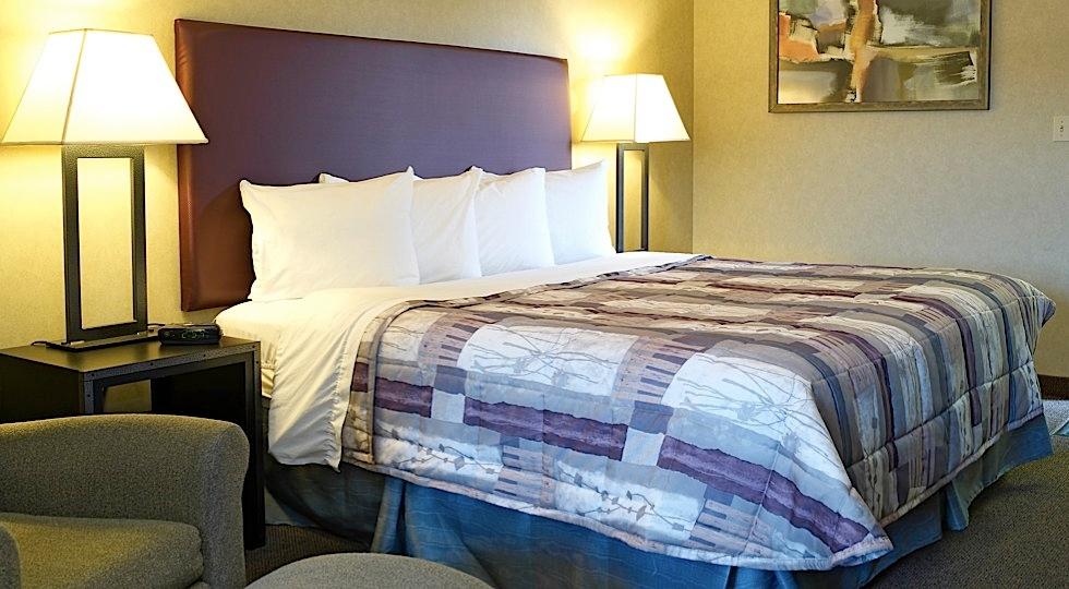 Clean & Comfortable AAA-approved Rooms