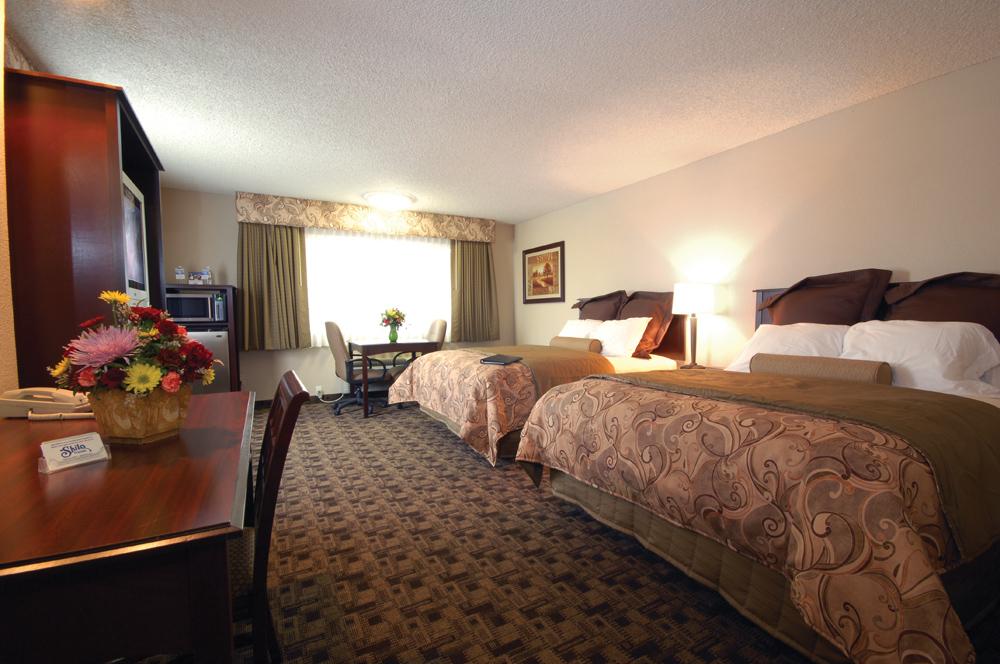 Shilo Inns Salmon Creek Double Queen Suite