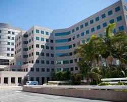 UCLA Health 100 Med Plaza Clinical Lab