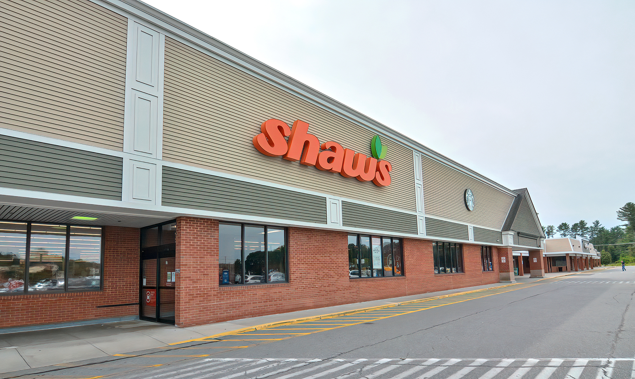 Shaw's Plaza Easton