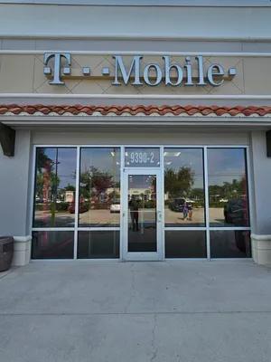 T-Mobile Authorized Retailer