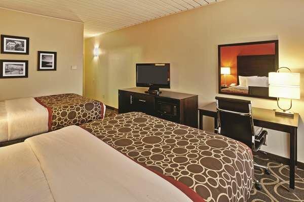 La Quinta Inn & Suites By Wyndham Elkview-Charleston NE