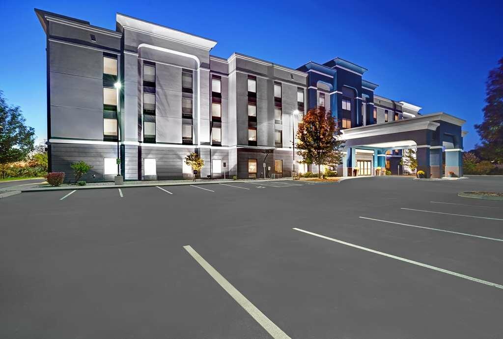 Hampton Inn & Suites Syracuse Dewitt