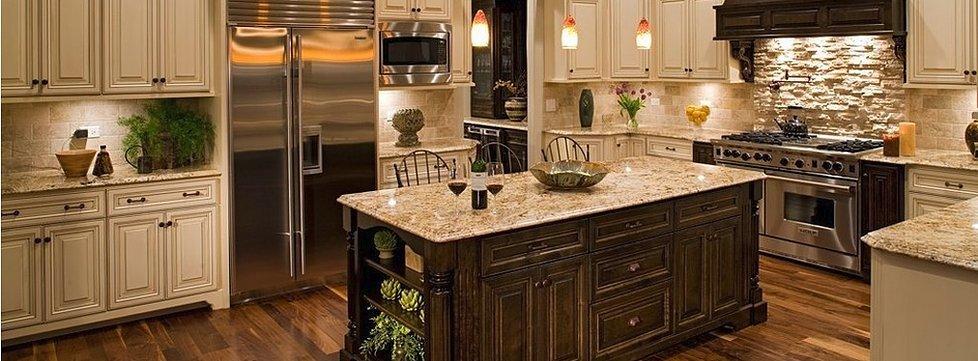 E E Cabinets & Granite