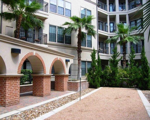 The Circle at Hermann Park-Esplanade Apartments