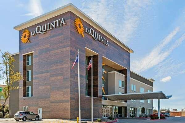 La Quinta Inn & Suites By Wyndham Lubbock South