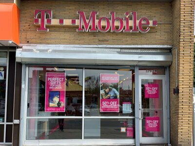 Metro by T-Mobile Authorized Retailer