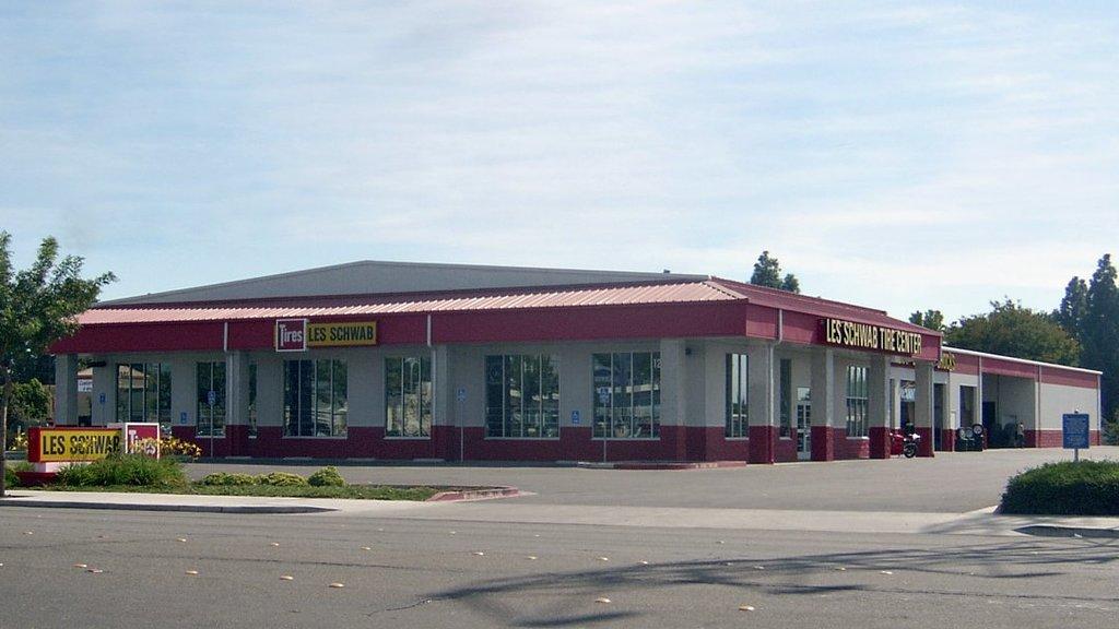 Les Schwab Tire Center