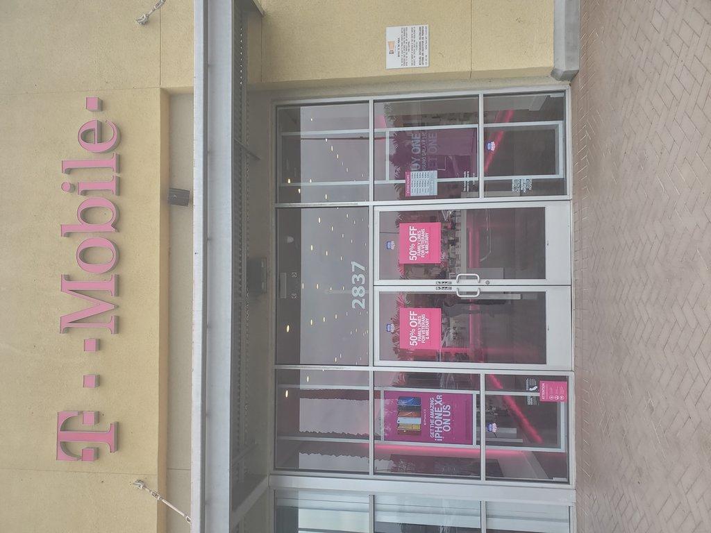 Metro by T-Mobile Authorized Retailer