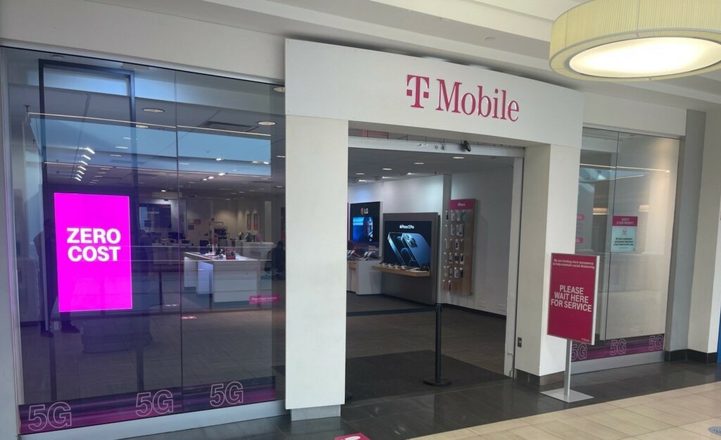 T-Mobile Experience Store