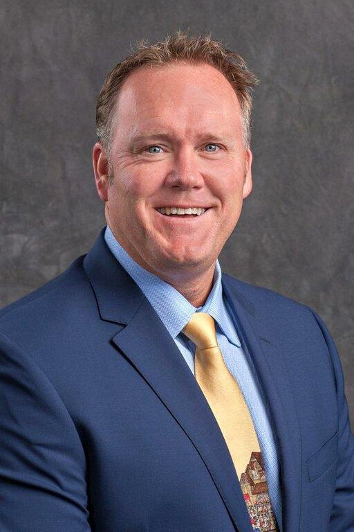 Edward Jones-Financial Advisor: Craig T Moore