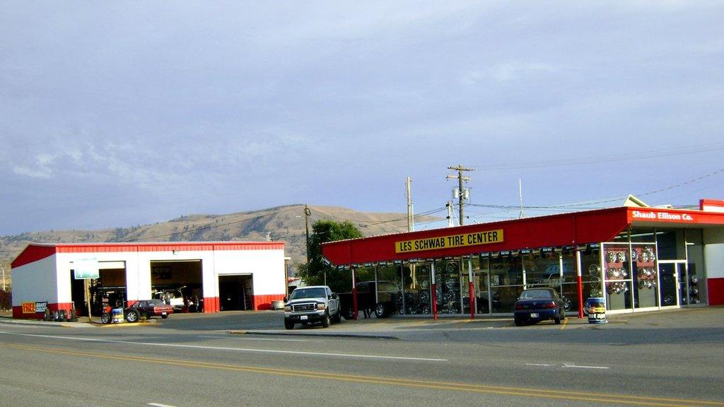 Les Schwab Tire Center